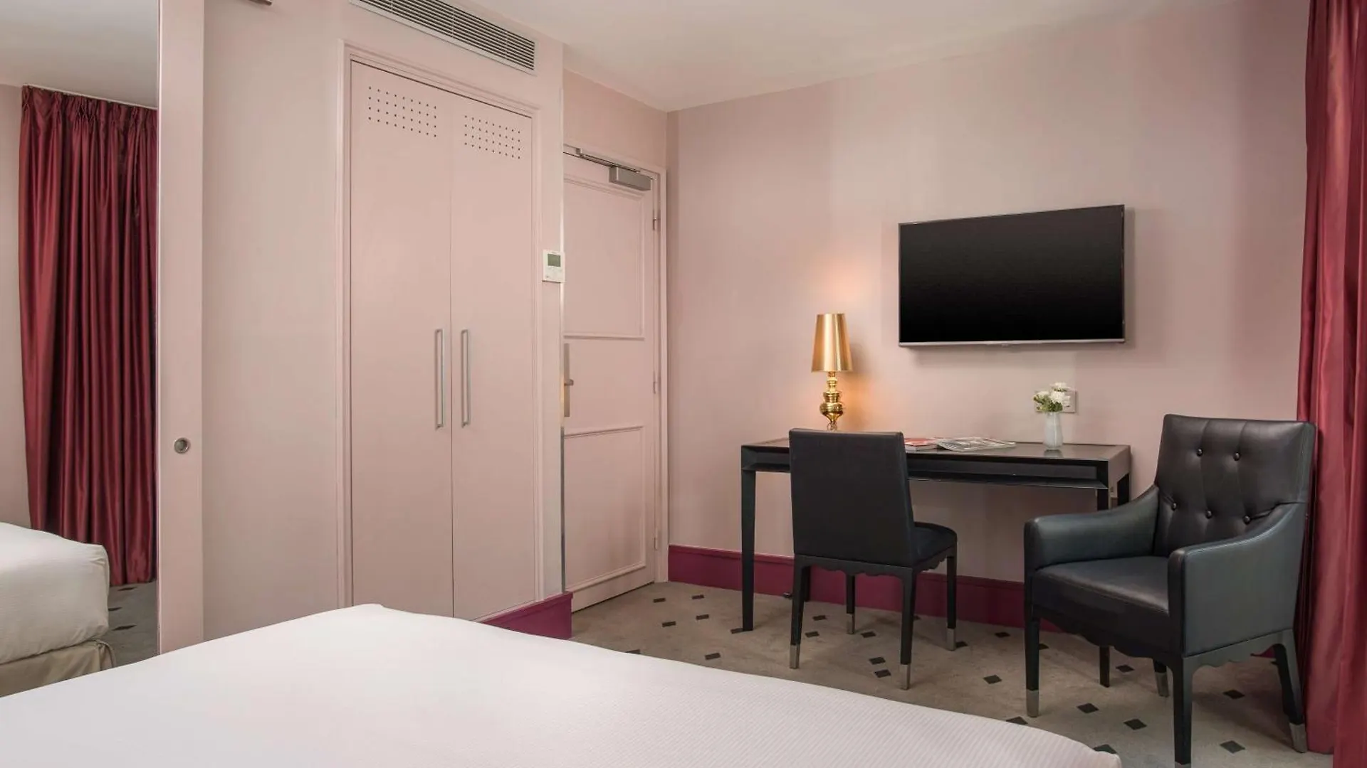 Nh Collection Paris Ponthieu Champs-Elysees 4*,  France