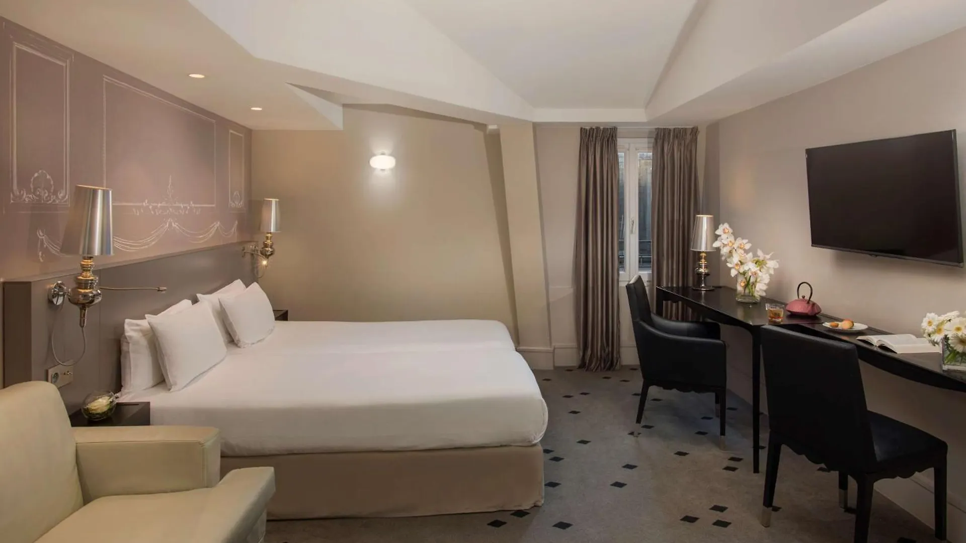 Nh Collection Paris Ponthieu Champs-Elysees 4*,  France