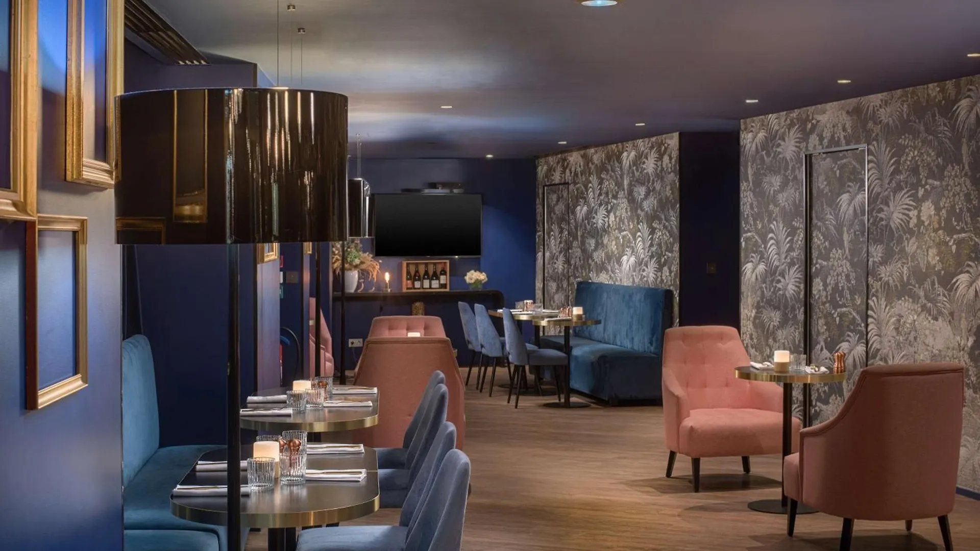 Nh Collection Paris Ponthieu Champs-Elysees 4*,  France